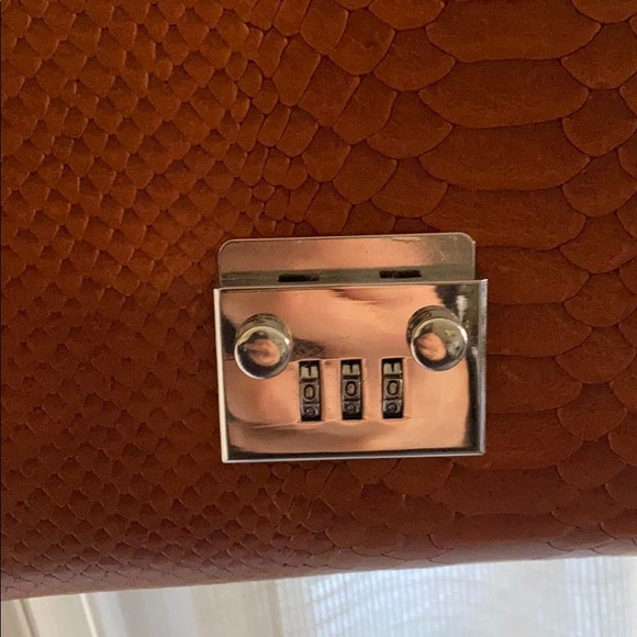 Sonya Lee Shoulder Purse - Picture 2 of 4